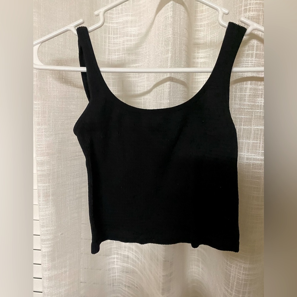 Black ribbed crop top